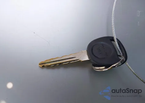 2000 Chevrolet Silverado 1500 Ls z USA, uszkodzony, nr VIN 1GCEC19T0YZ320202